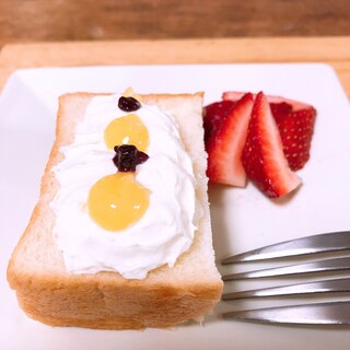 軽い練乳生クリームのパン